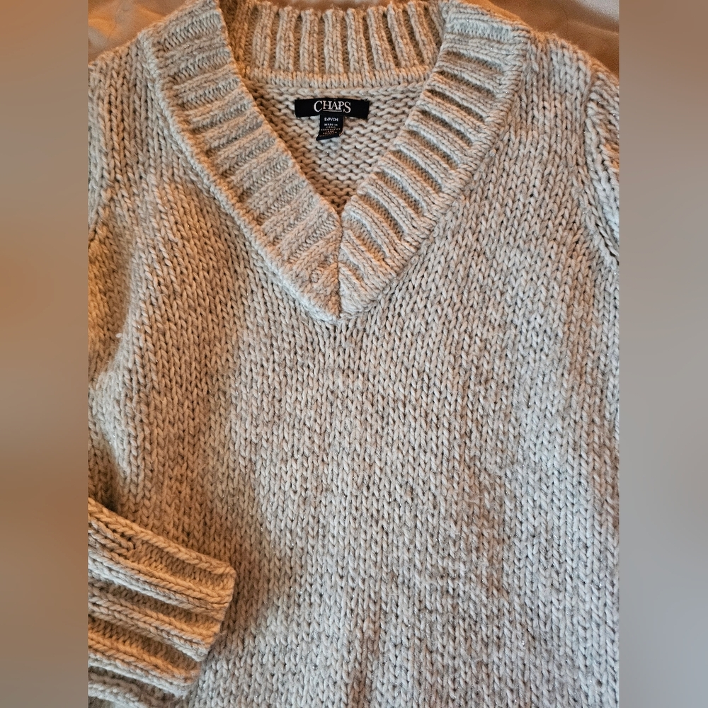 Chaps Small V-Neck Sweater in Cream - Picture 4 of 4
